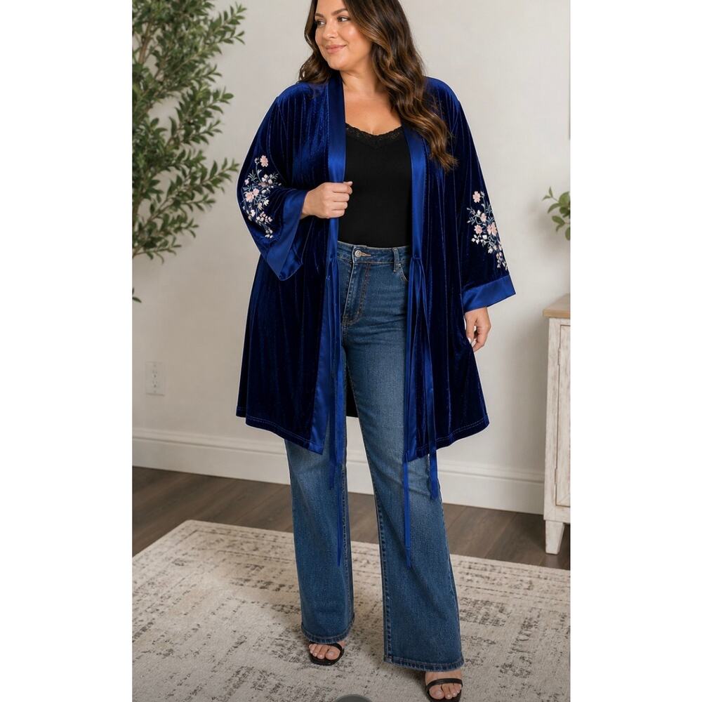 Raya Collection Blue Velvet Kimono Robe XL Embroidered Floral Wrap Boho Duster